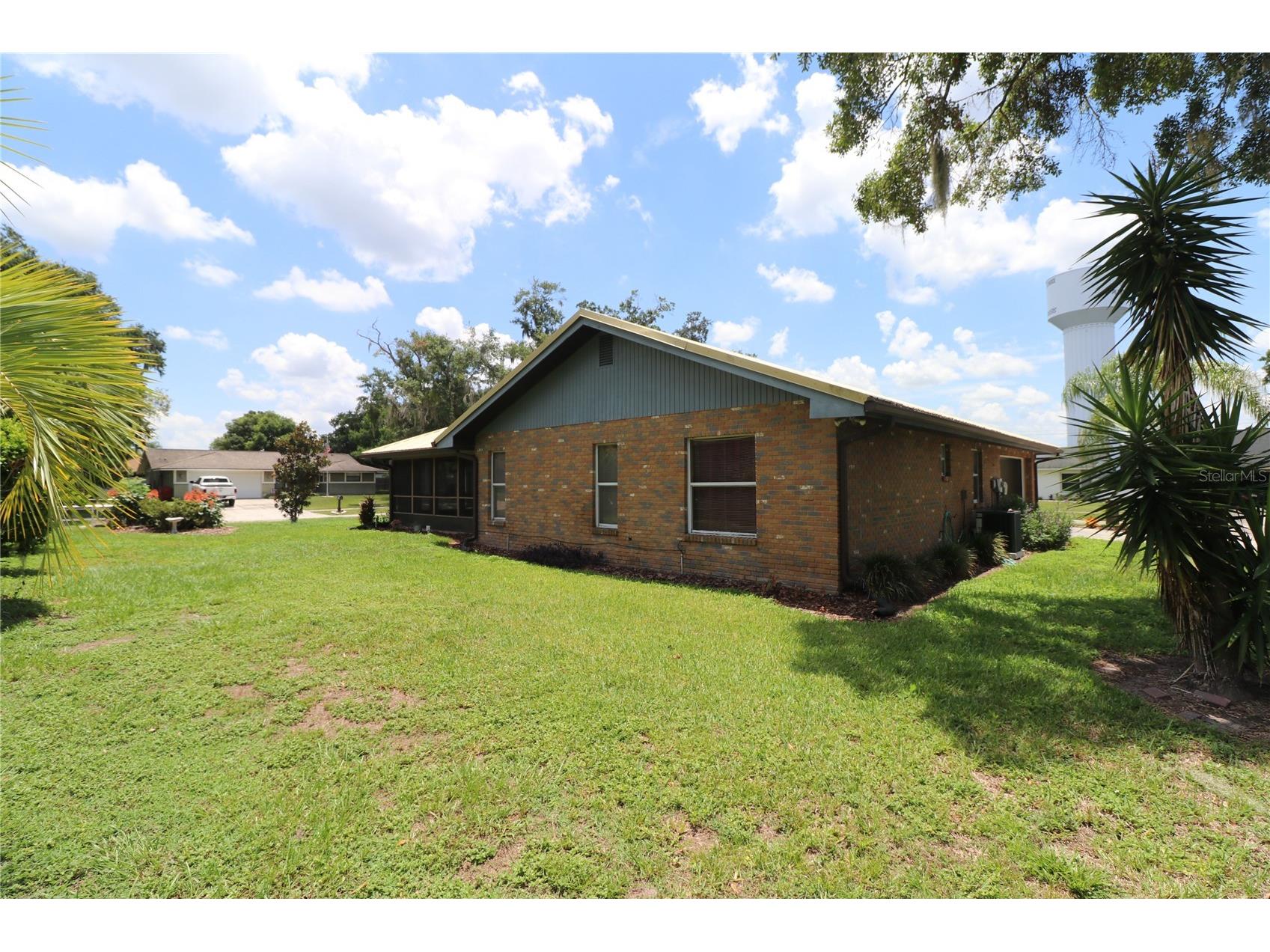 1023 Redbud Circle Plant City FL 33563 TB8527235 image32