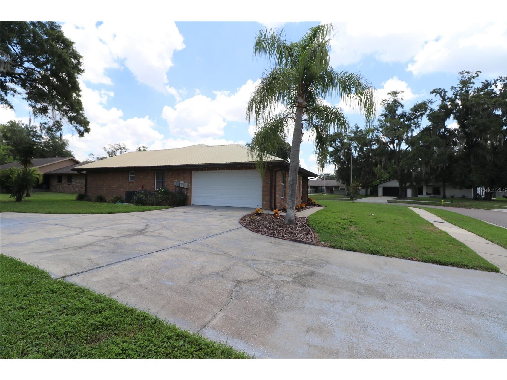 1023 Redbud Circle Plant City FL 33563 TB8527235 image33