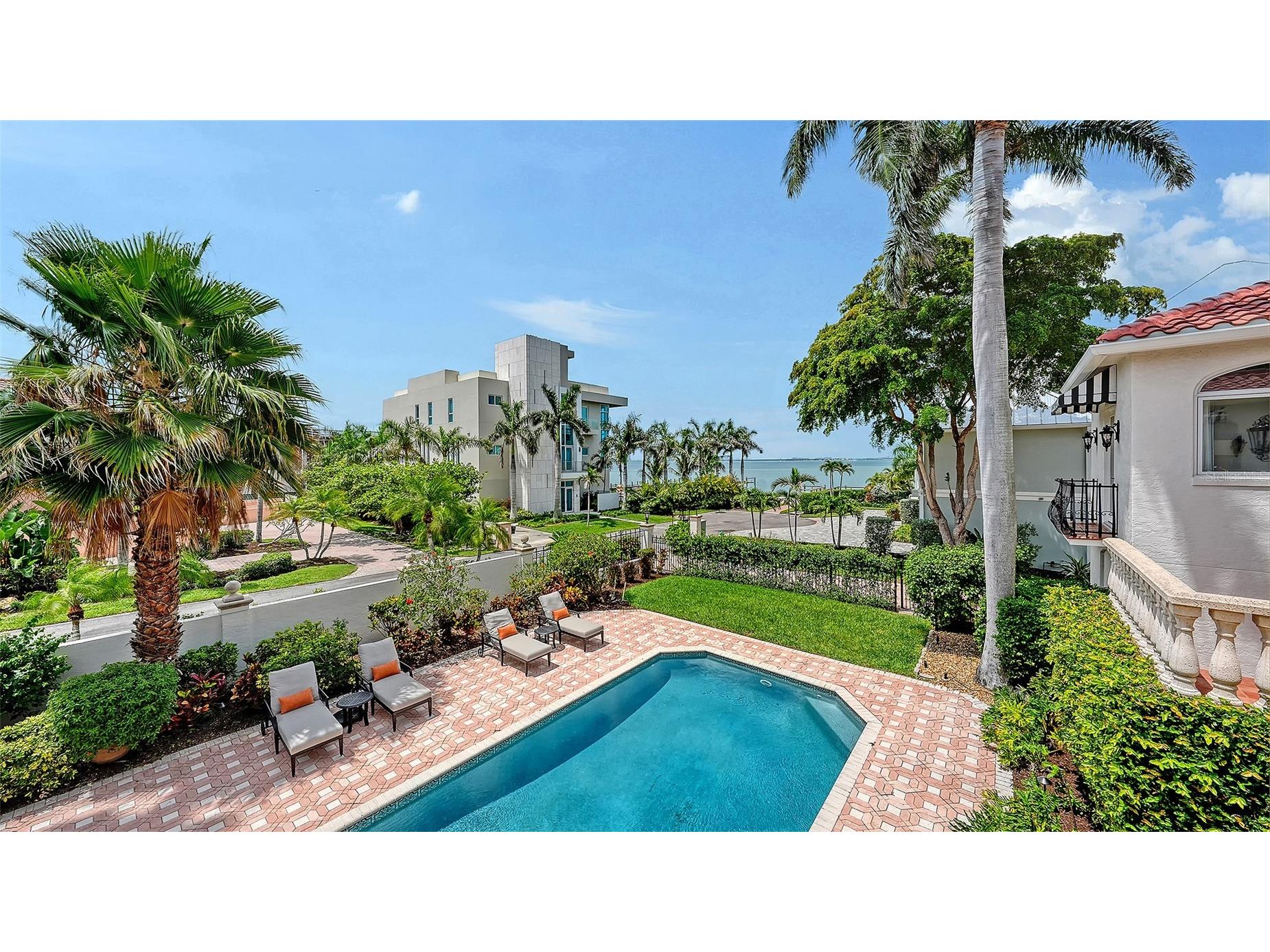 1023 Tocobaga Lane Sarasota FL 34236 A4694000 image3