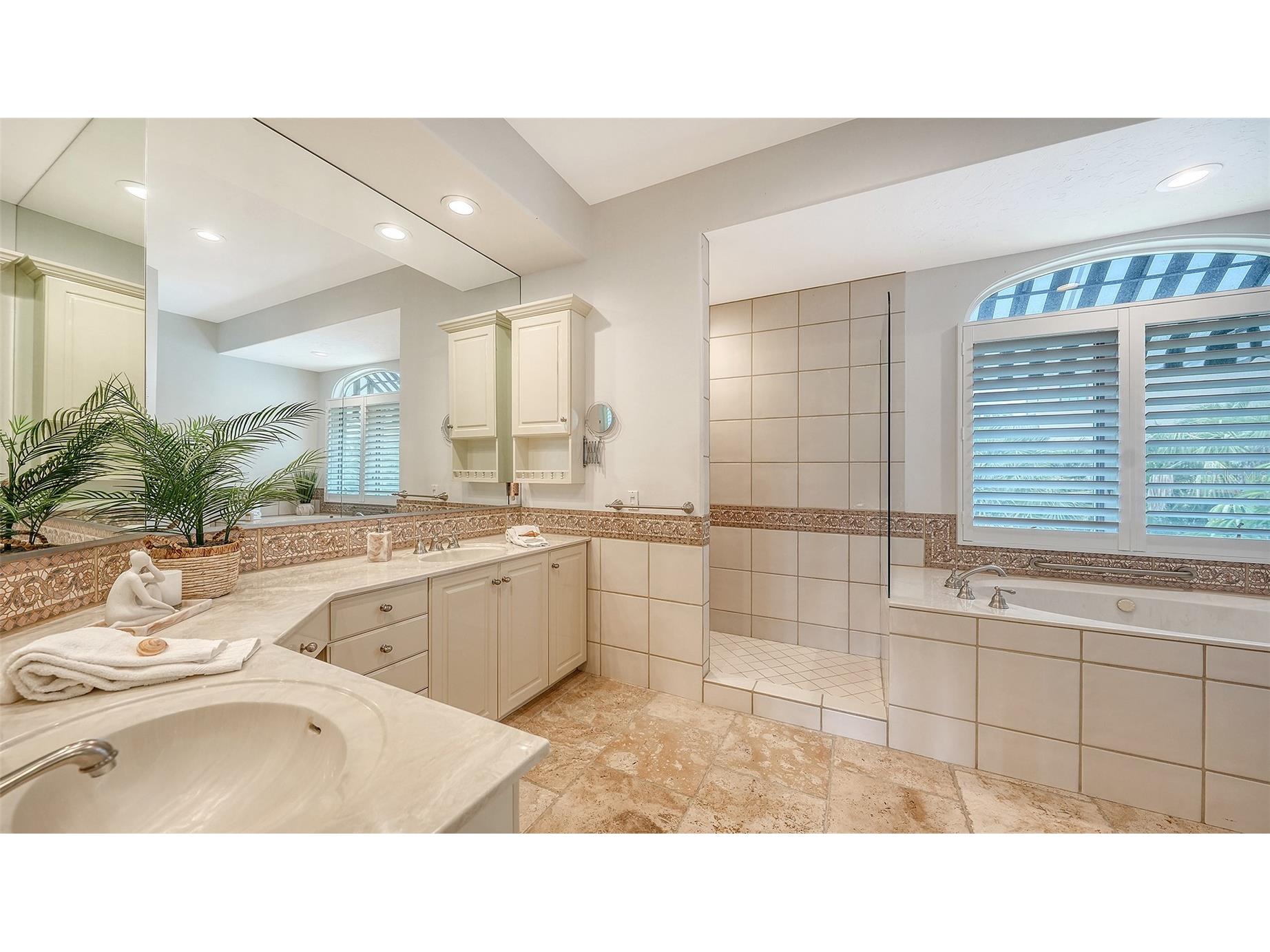 1023 Tocobaga Lane Sarasota FL 34236 A4694000 image35