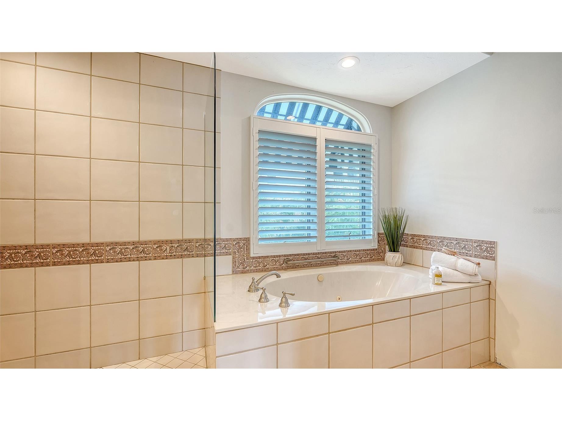 1023 Tocobaga Lane Sarasota FL 34236 A4694000 image36