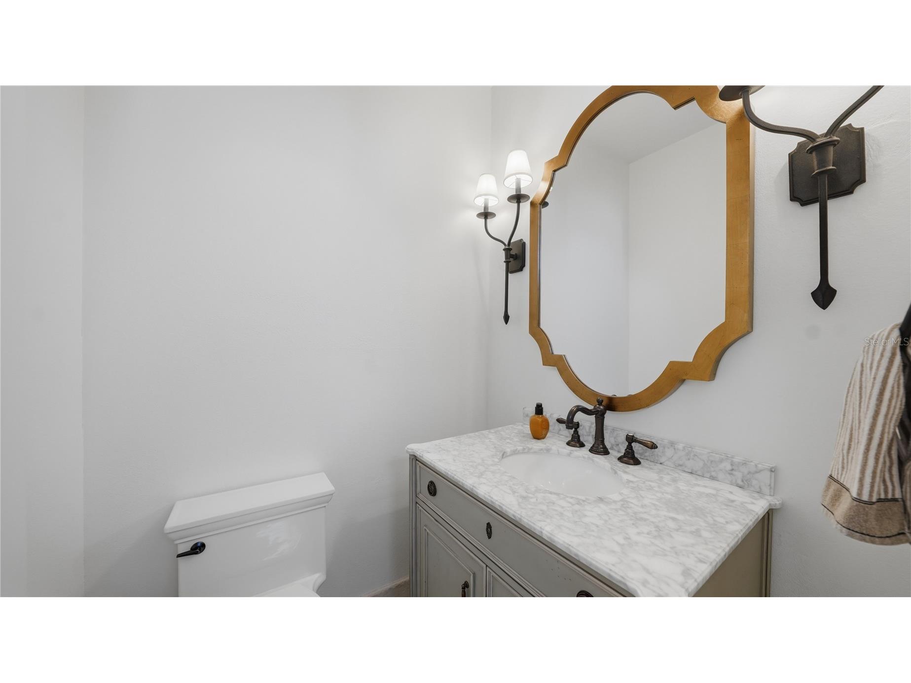 1023 Tocobaga Lane Sarasota FL 34236 A4694000 image39