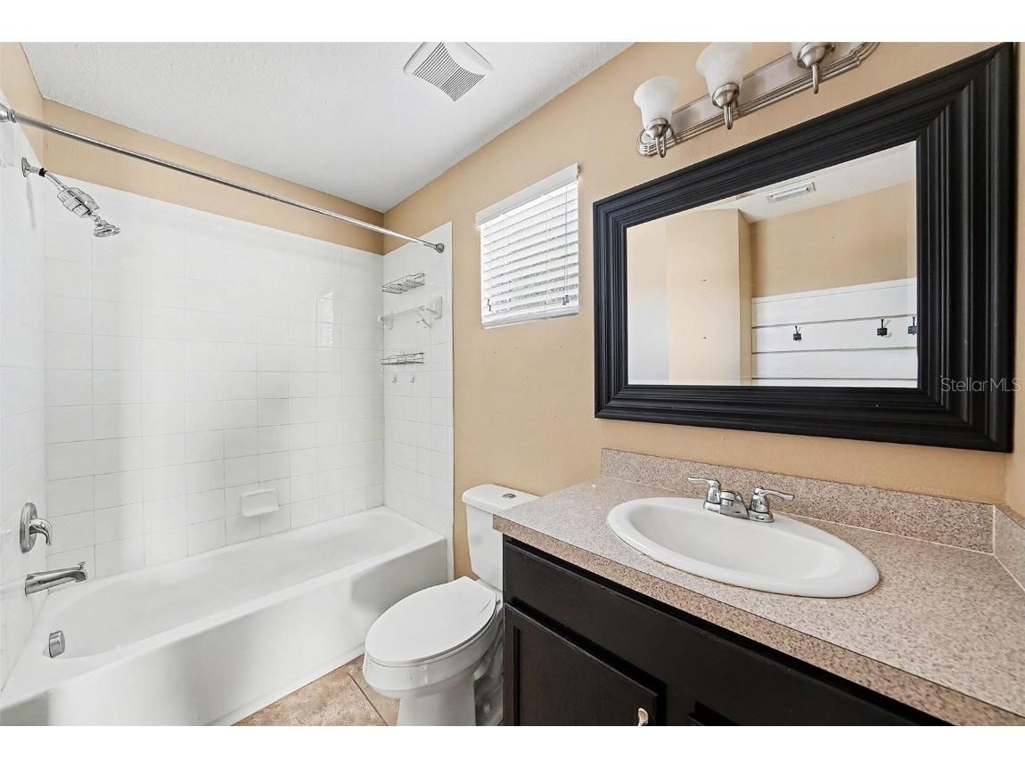 10233 Newminster Loop Ruskin FL 33573 TB8458564 image15