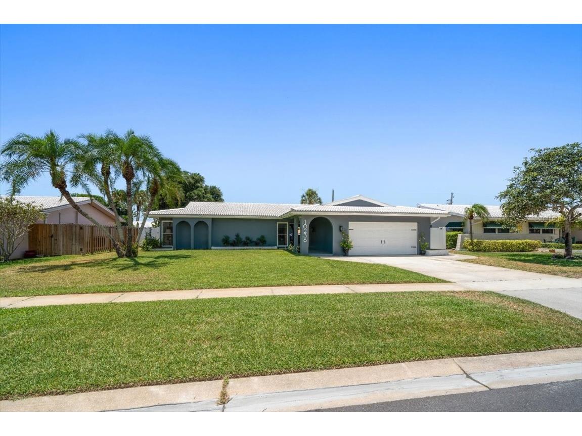 10236 Monarch Drive Largo FL 33774 U8243233 image1