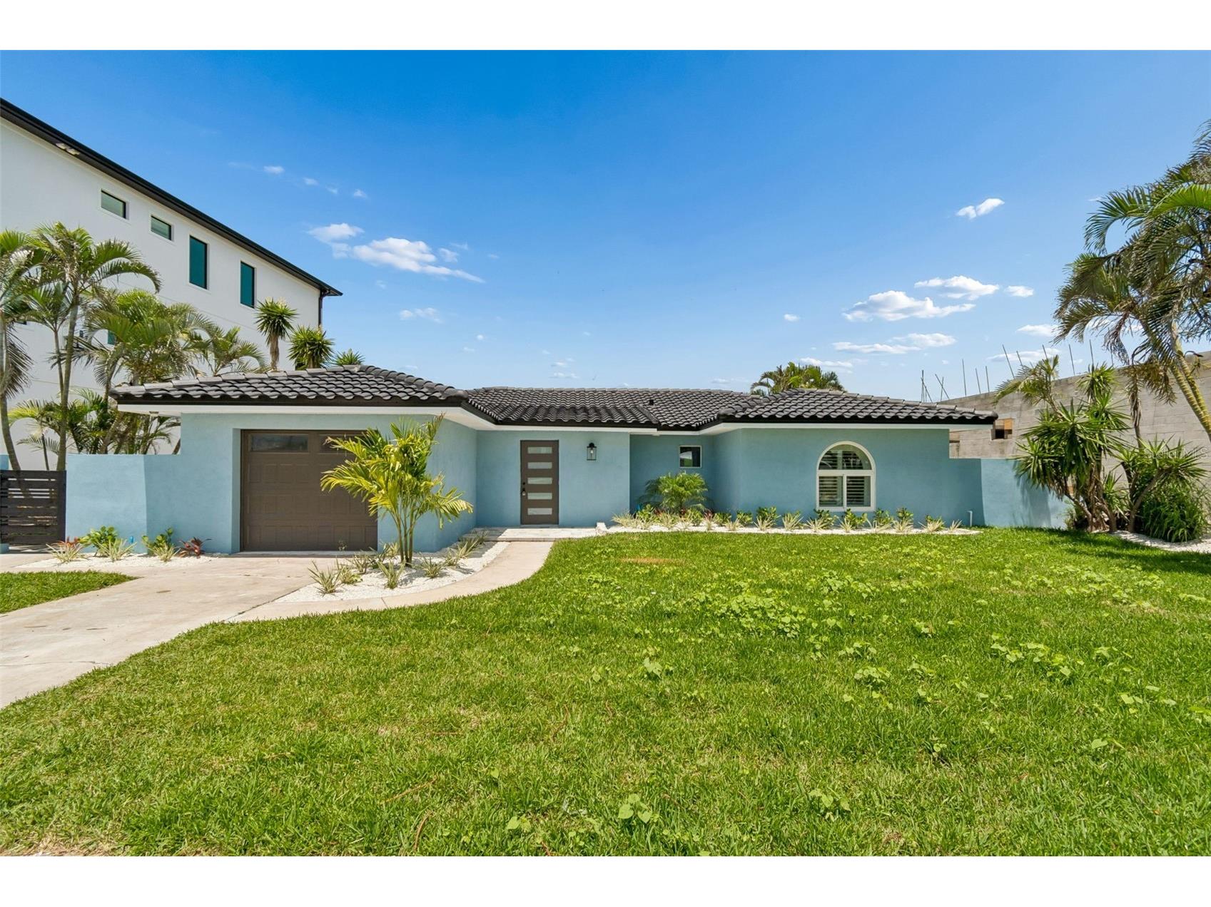 10238 Tarpon Drive Treasure Island FL 33706 - BOCA CIEGA BAY TB8511355 image1