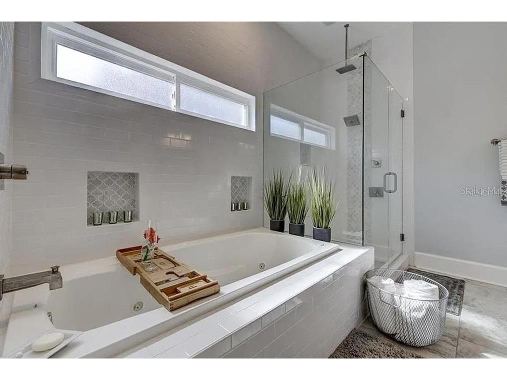 1024 16th Avenue N Saint Petersburg FL 33704 TB8487002 image25