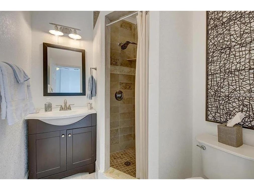 1024 16th Avenue N Saint Petersburg FL 33704 TB8487002 image32