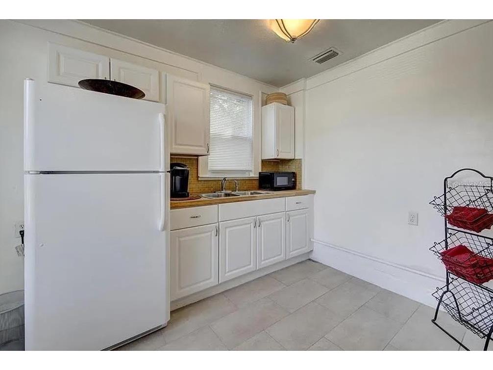 1024 16th Avenue N Saint Petersburg FL 33704 TB8487002 image45