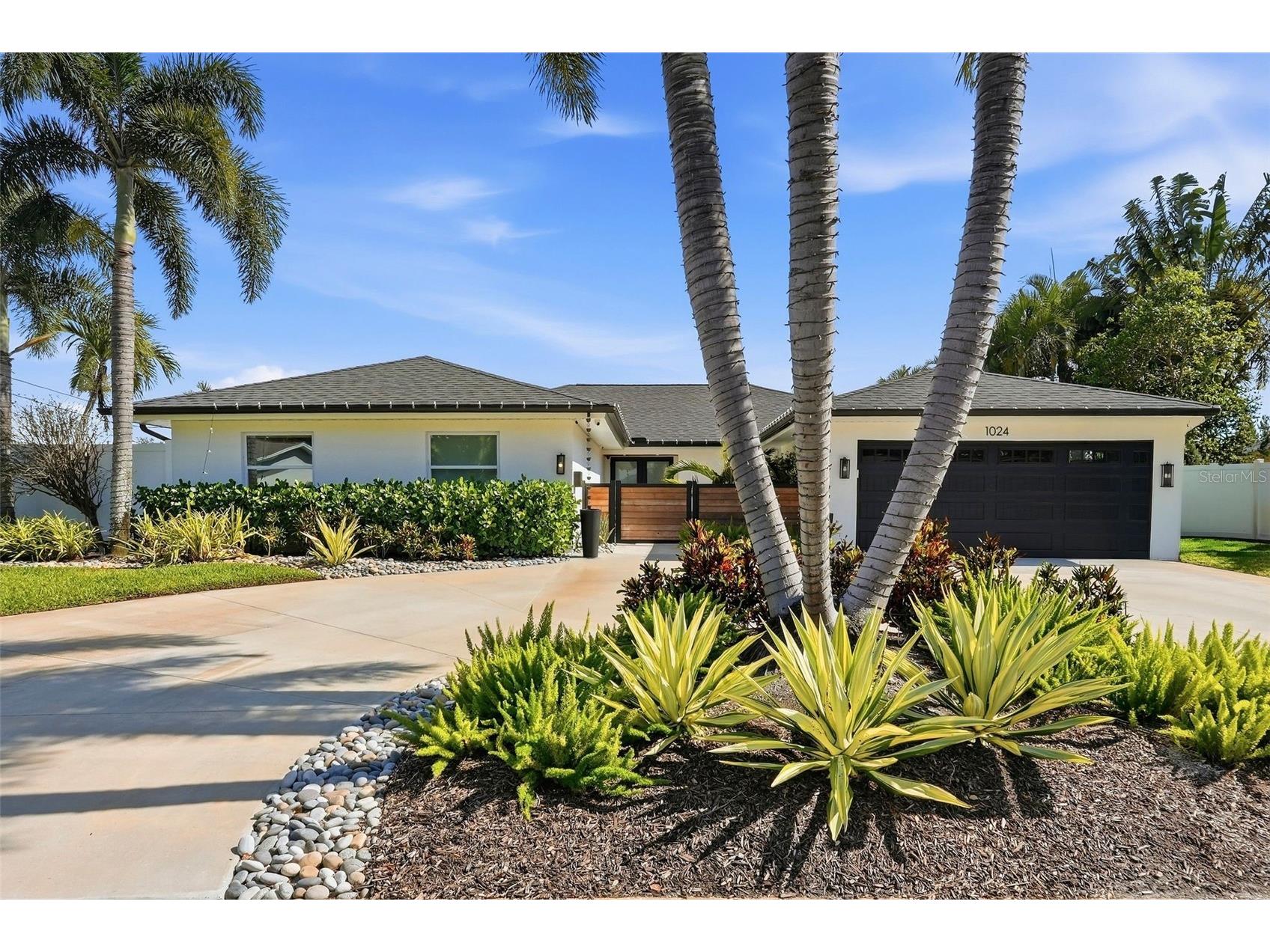 1024 44th Avenue NE Saint Petersburg FL 33703 TB8505296 image1