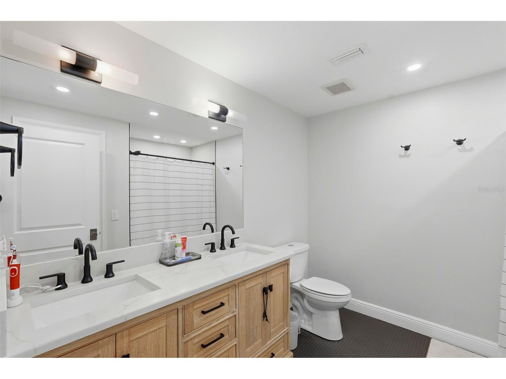 1024 44th Avenue NE Saint Petersburg FL 33703 TB8505296 image21