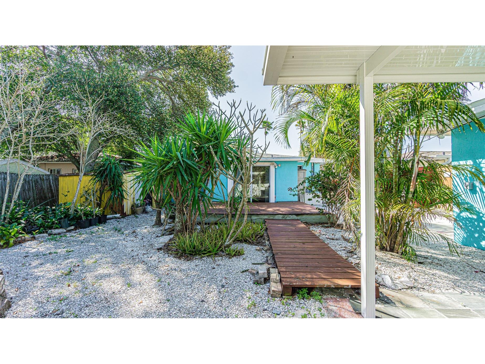 1024 Apache Trail Clearwater FL 33755 TB8486499 image25