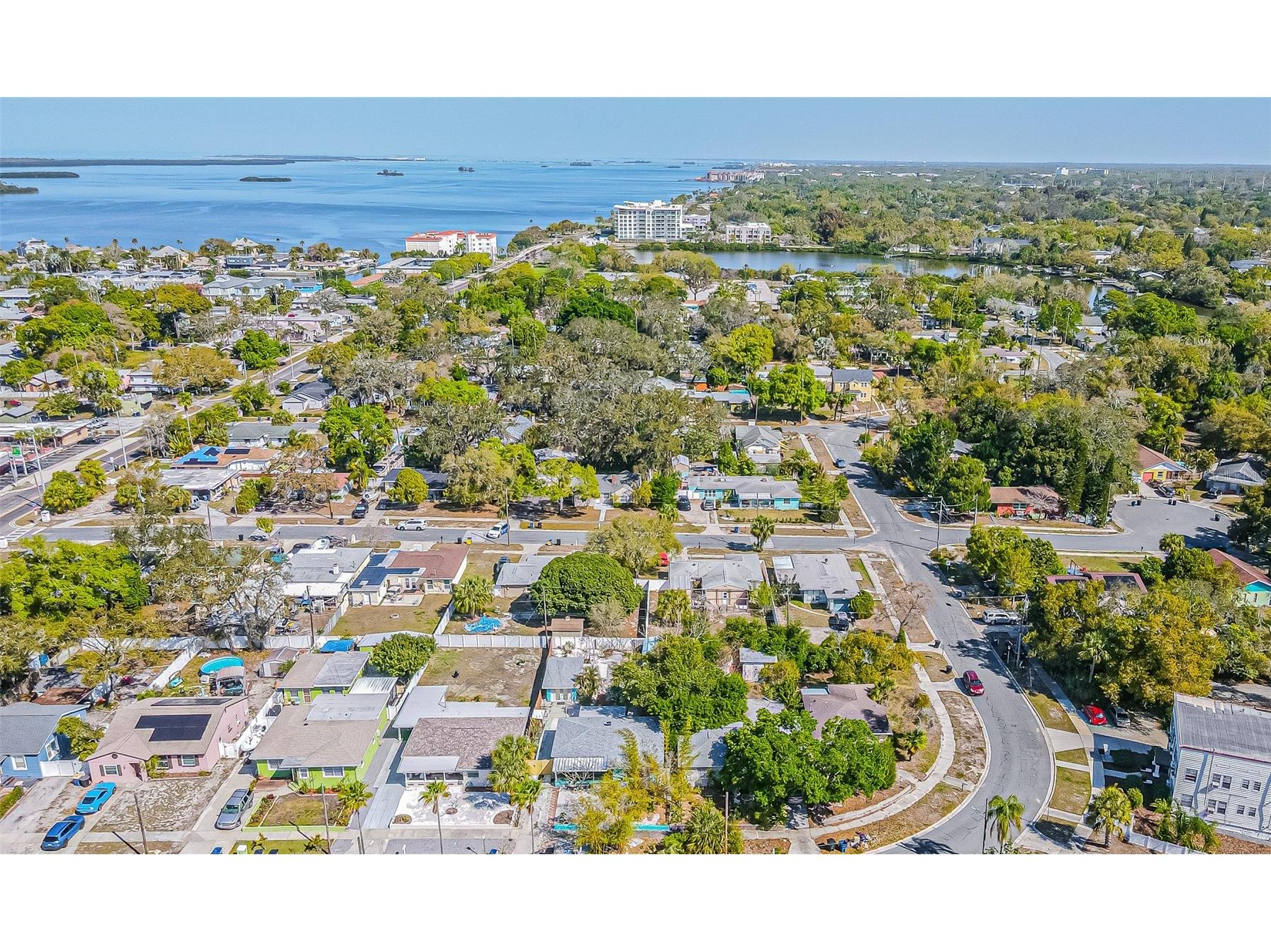 1024 Apache Trail Clearwater FL 33755 TB8486499 image32