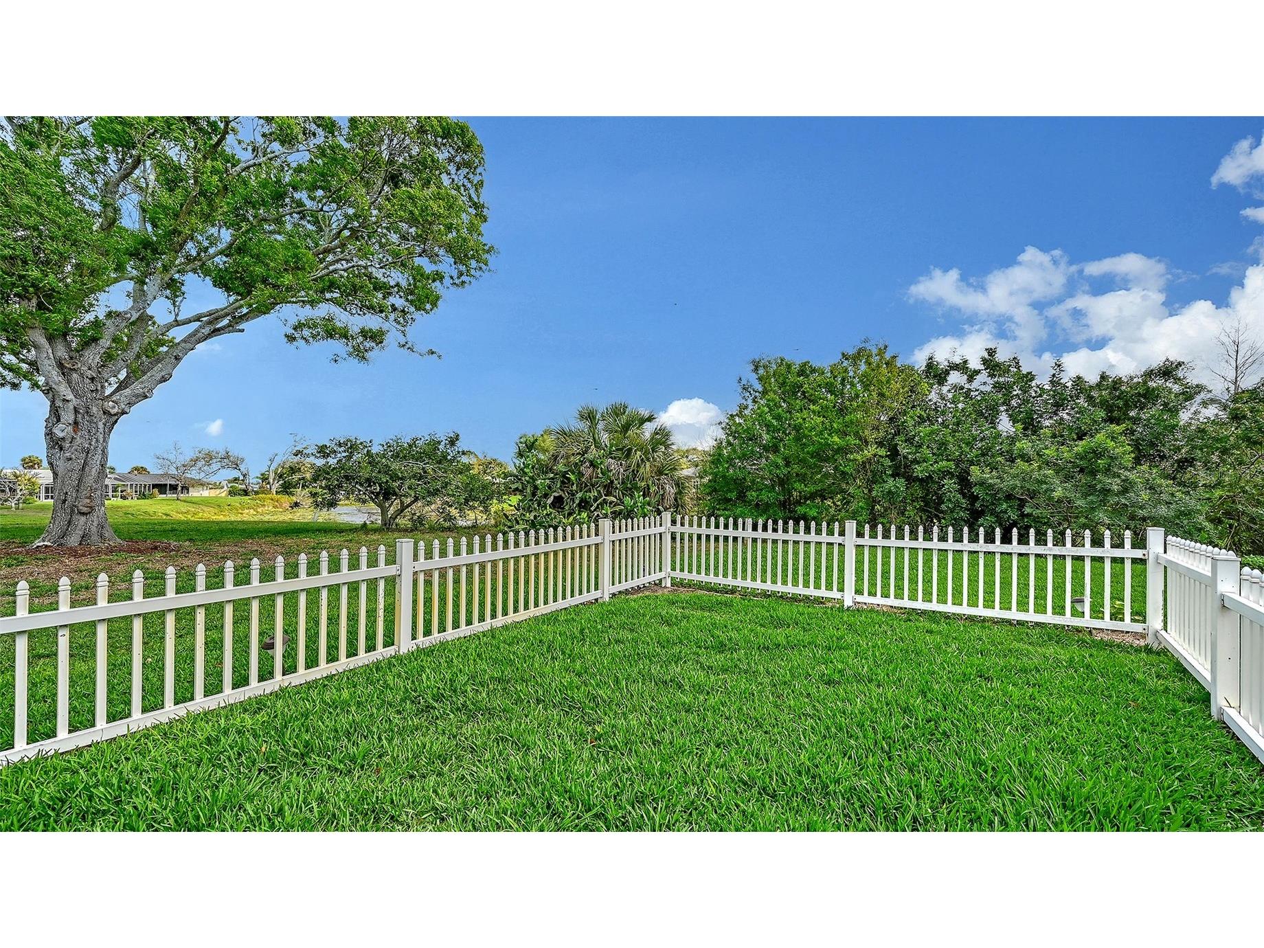 1024 Deer Run Venice FL 34293 A4686675 image38