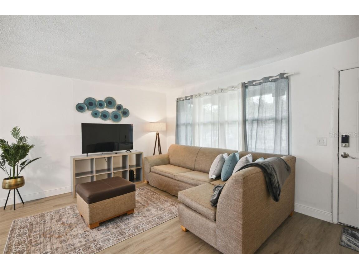 1024 Manor Drive #UNIT B Orlando FL 32807 O6321765 image2