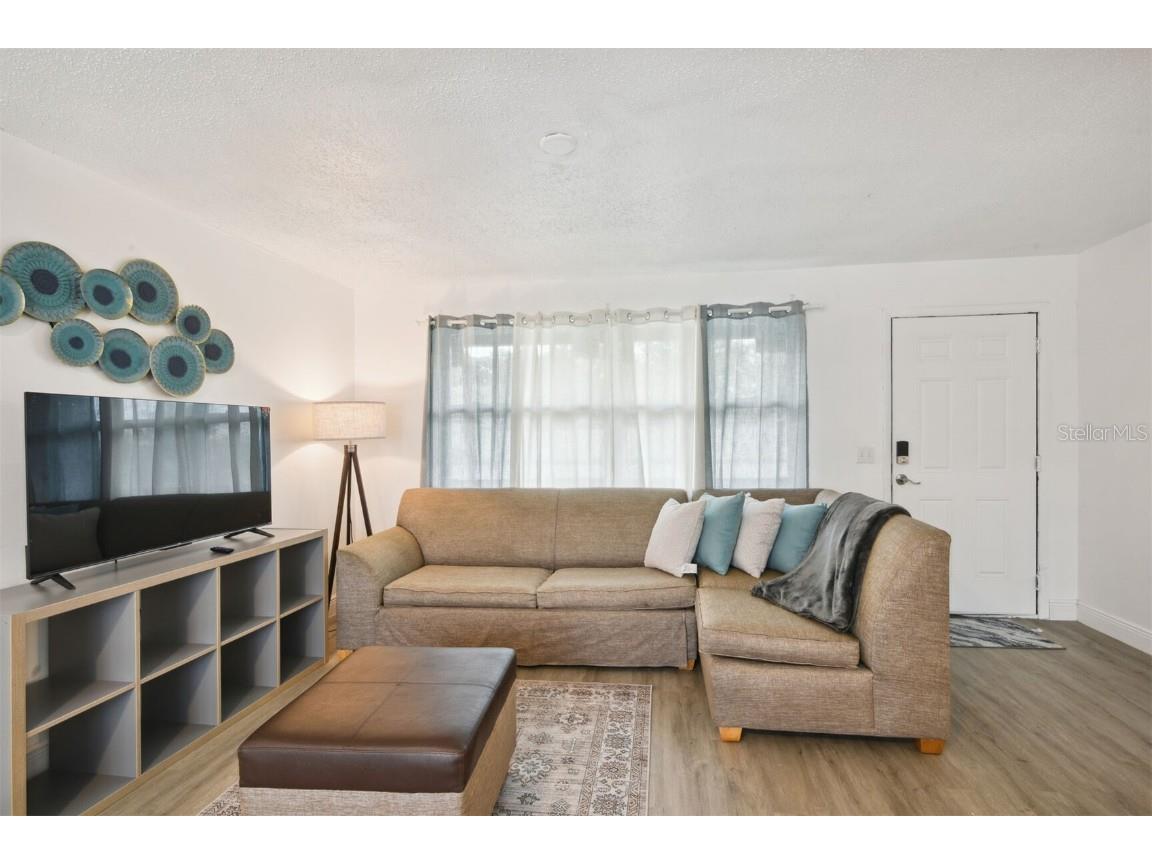 1024 Manor Drive #UNIT B Orlando FL 32807 O6321765 image3