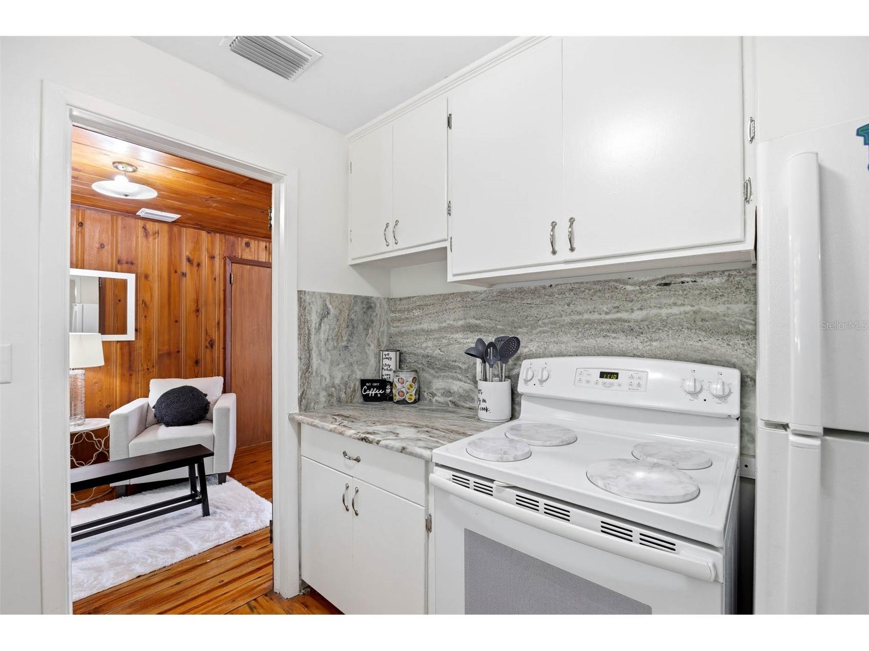 1024 Michigan Dr E Dunedin FL 34698 TB8523281 image11