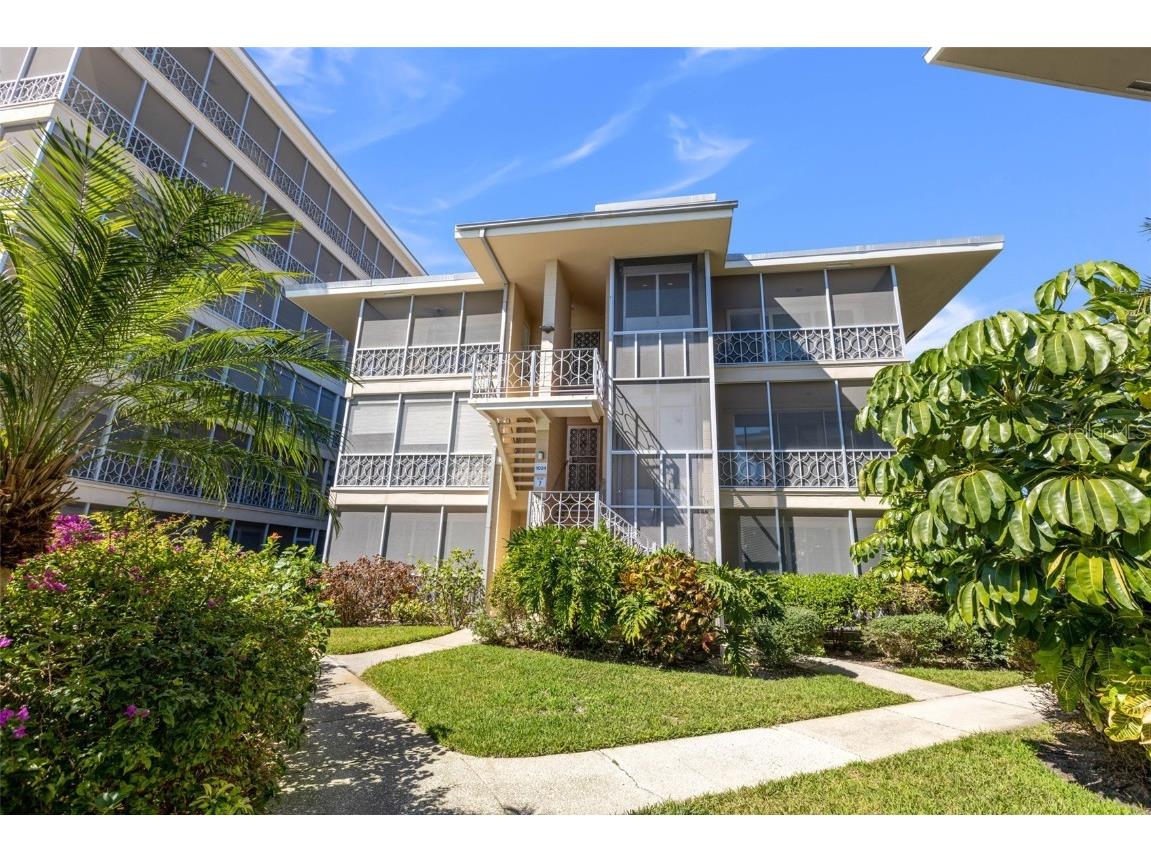 1024 N Shore Drive NE #6 Saint Petersburg FL 33701 U8190808 image1
