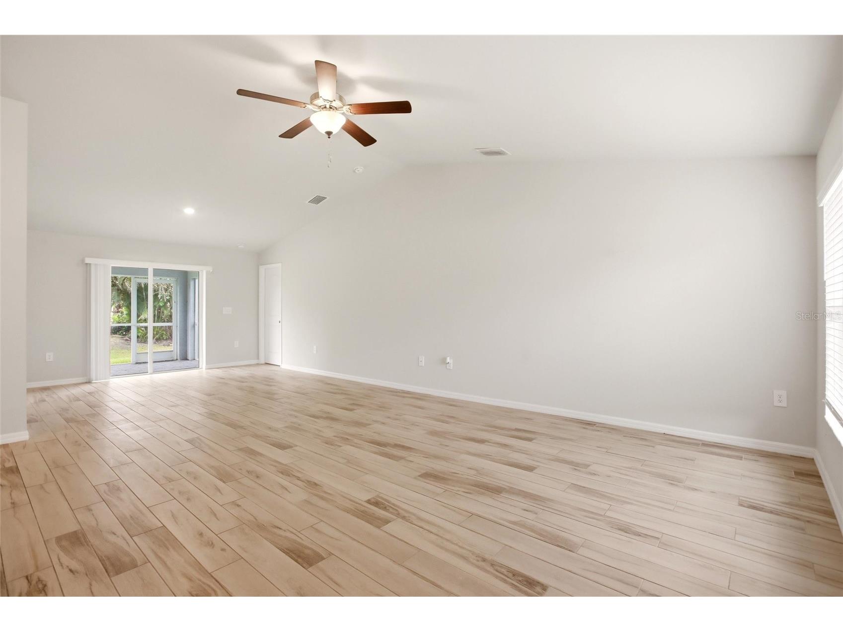 1024 NE 33rd Lane Cape Coral FL 33909 C7526877 image10