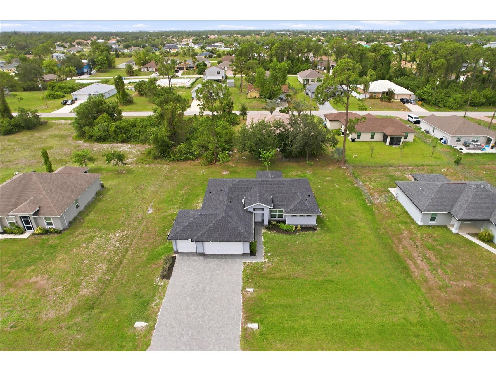 1024 NE 33rd Lane Cape Coral FL 33909 C7526877 image2