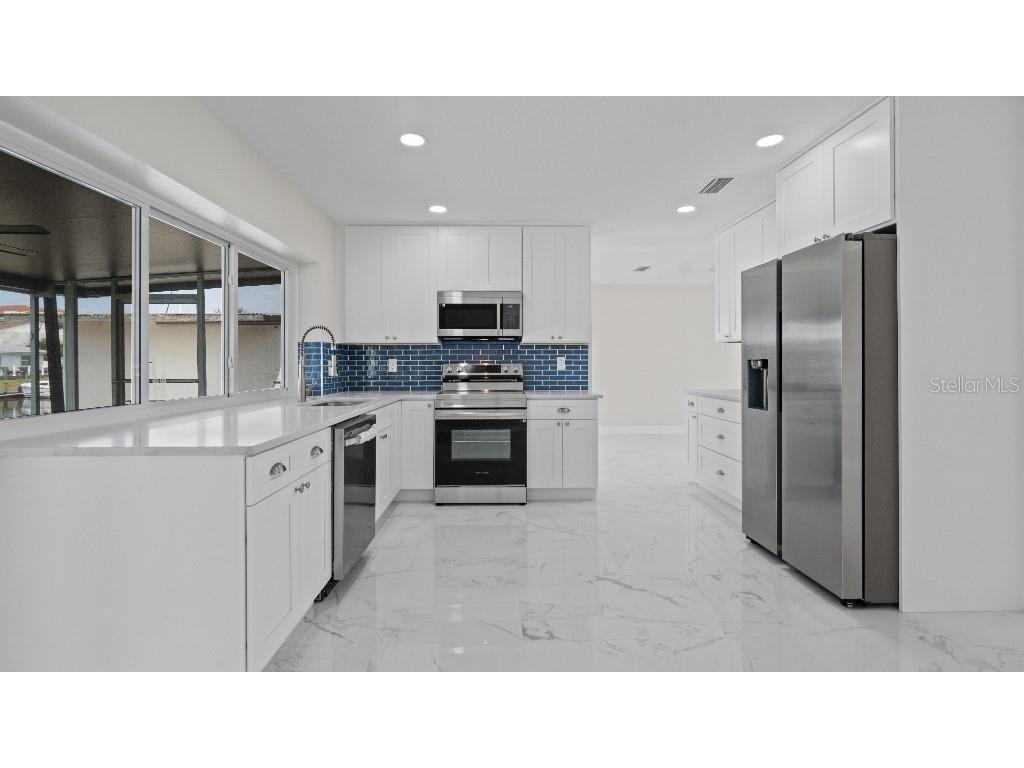 1024 Spindle Palm Way Apollo Beach FL 33572 W7882090 image18