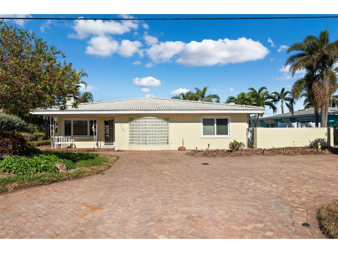 10244 Tarpon Drive Treasure Island FL 33706 TB8325100 image1