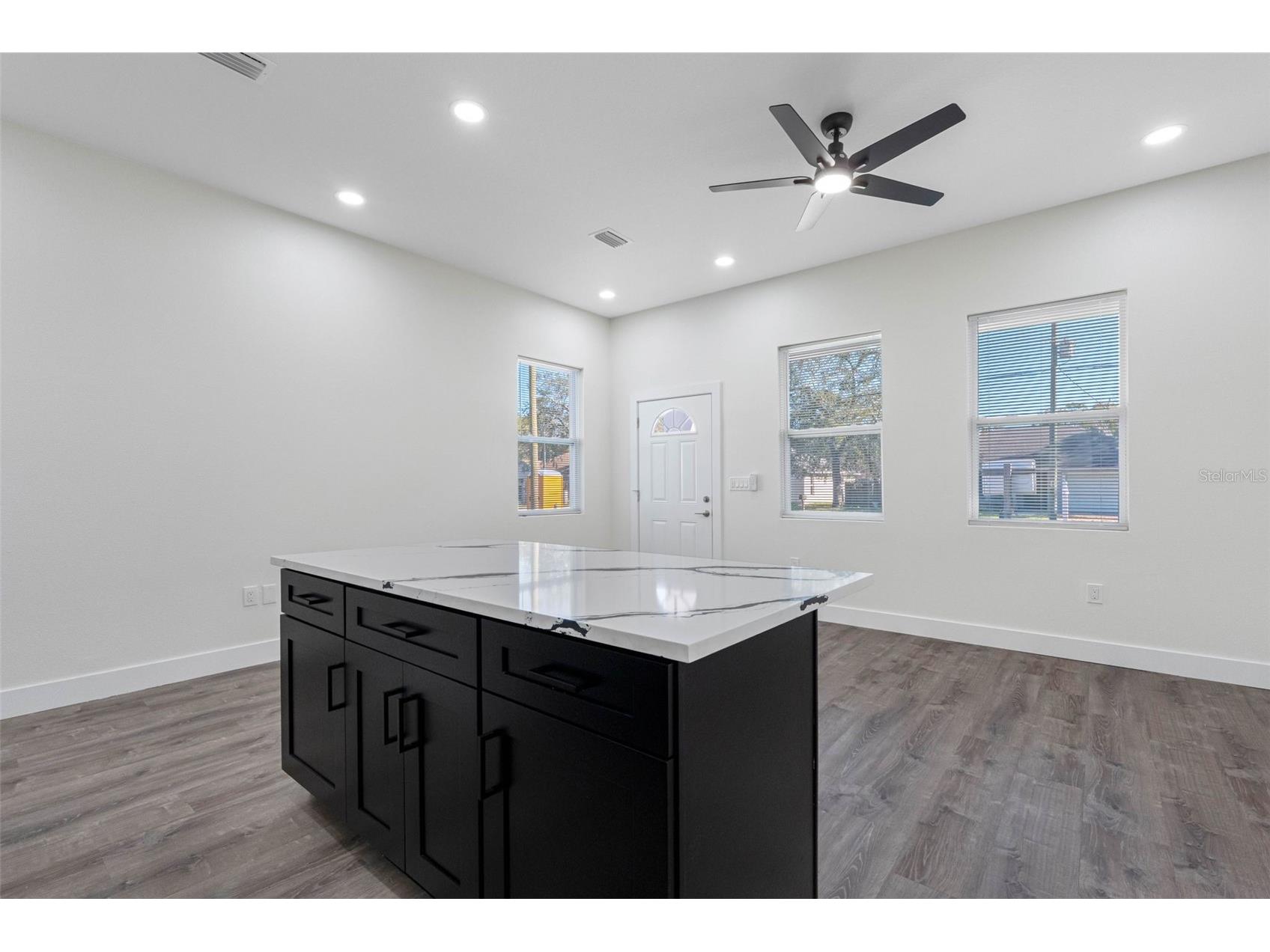 10247 Lake Drive New Port Richey FL 34654 TB8458693 image10