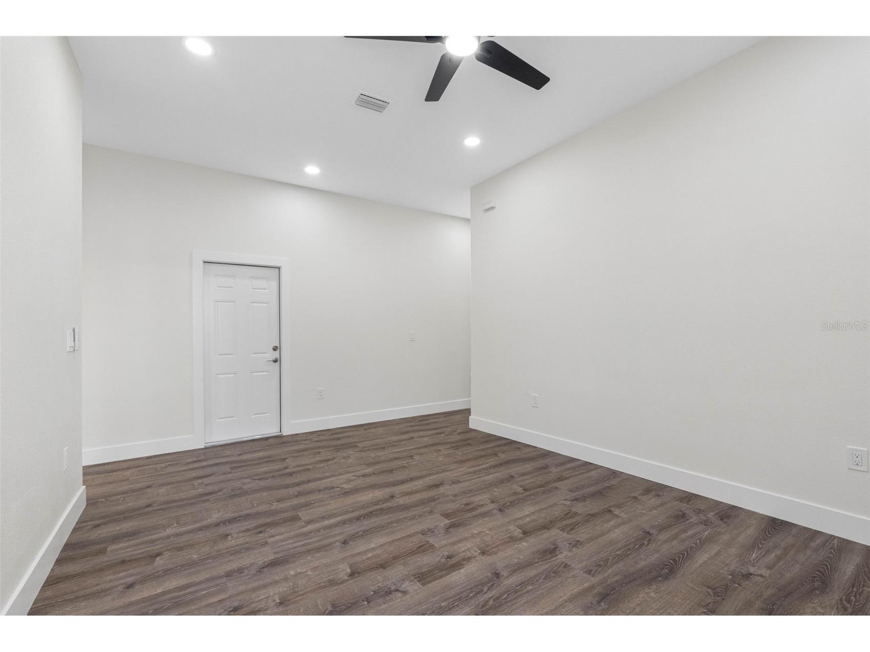 10247 Lake Drive New Port Richey FL 34654 TB8458693 image15