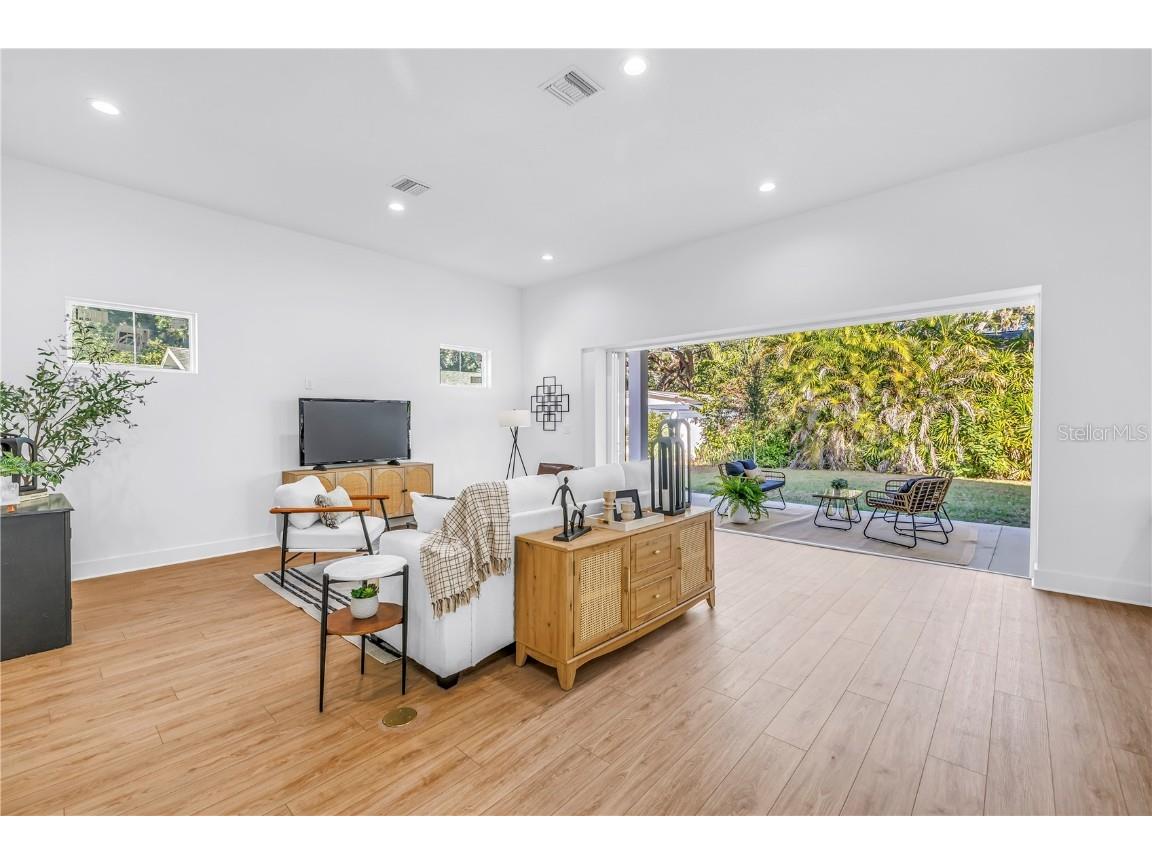 1025 42nd Avenue N Saint Petersburg FL 33703 TB8390944 image37