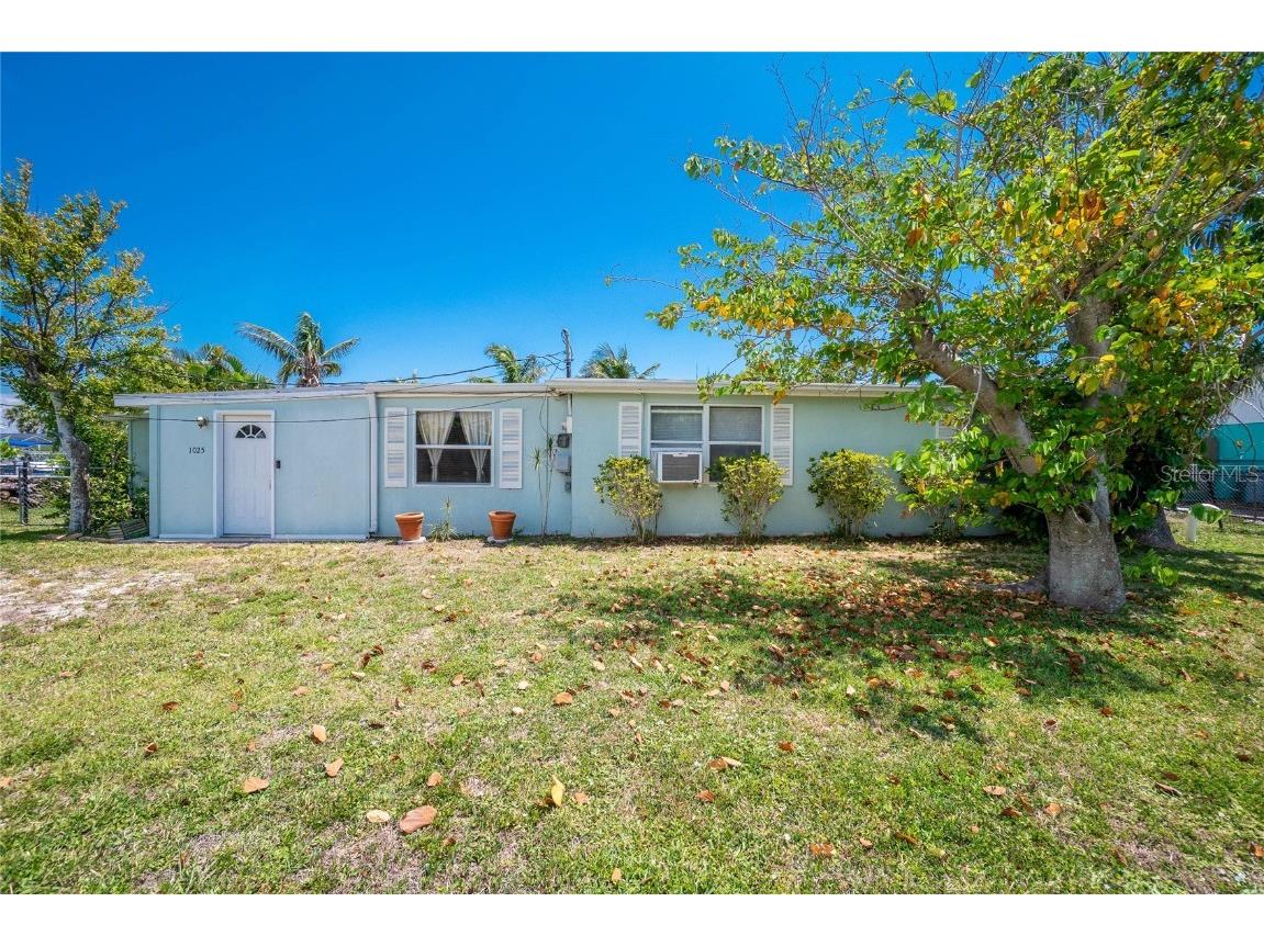 1025 Alston Lane Englewood FL 34223 D6130723 image1