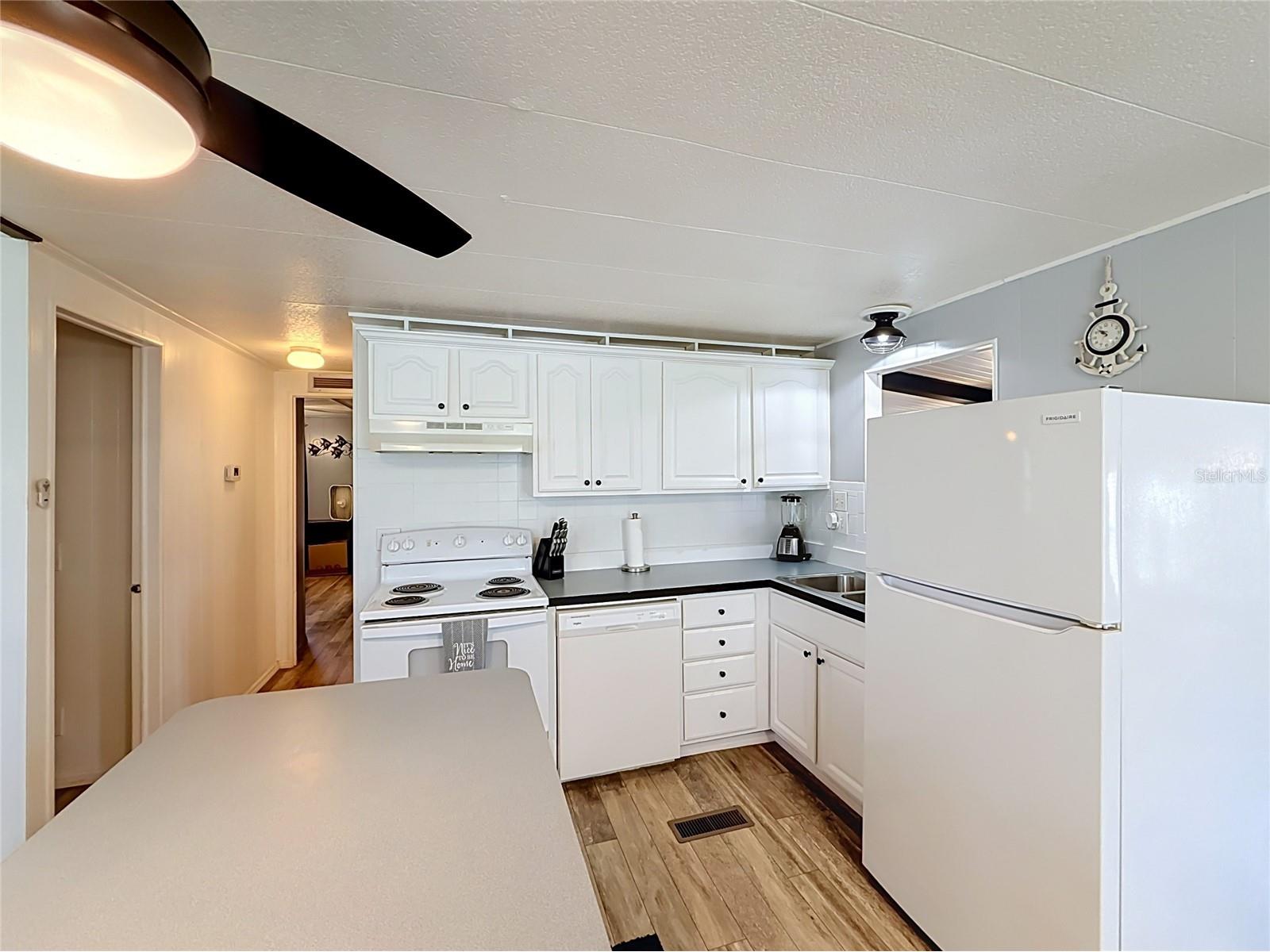 1025 Capella Drive Tavares FL 32778 G5114703 image4