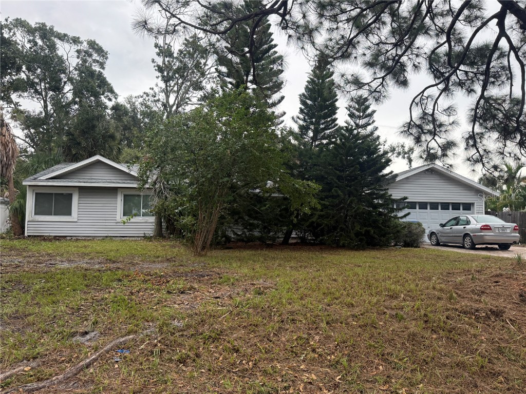 1025 Country Club Road N Saint Petersburg FL 33710 TB8432732 image1