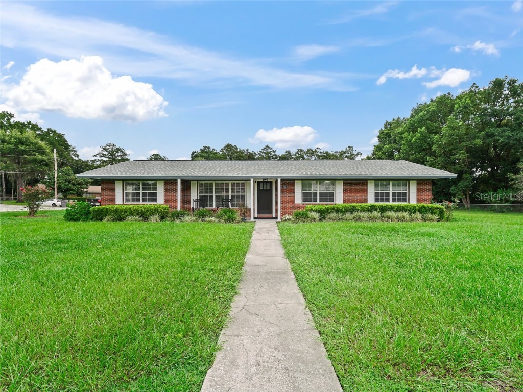 1025 NE 32nd Terrace Ocala FL 34470 OM685967 image1