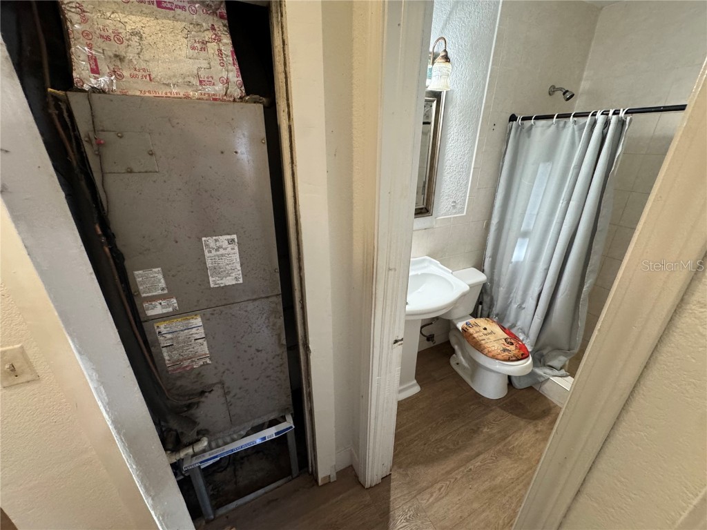 1025 NW 31st Avenue Miami FL 33125 TB8449729 image12