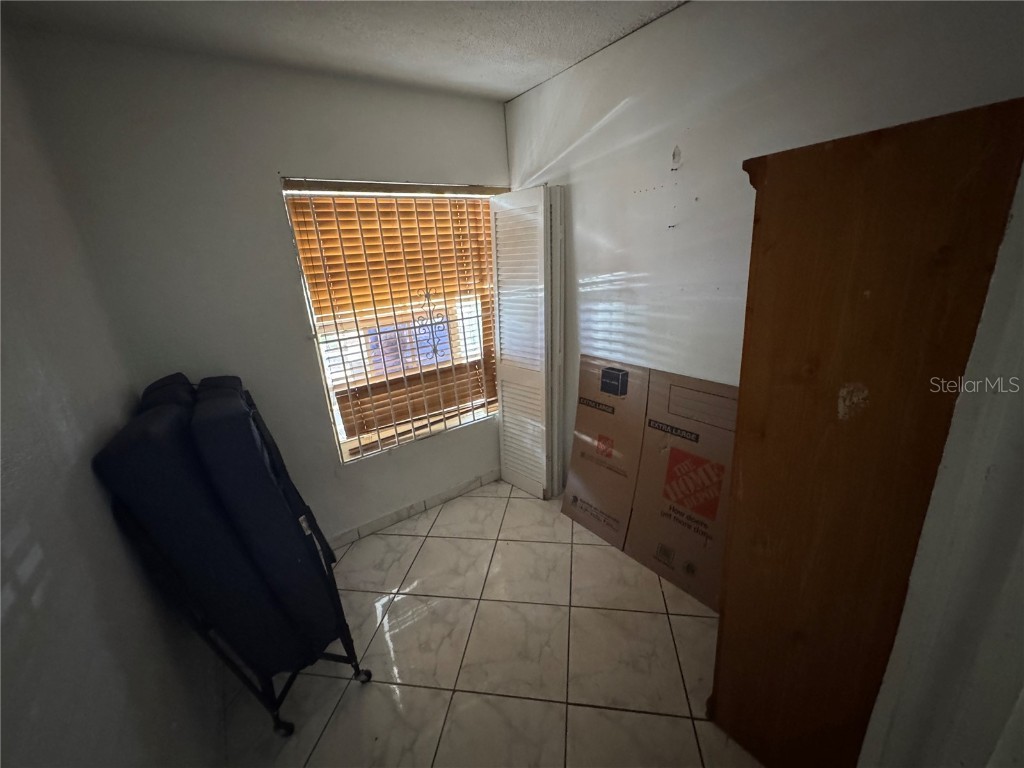 1025 NW 31st Avenue Miami FL 33125 TB8449729 image17