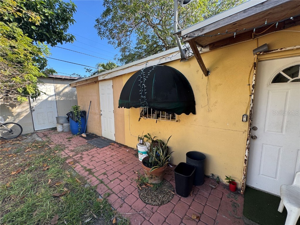 1025 NW 31st Avenue Miami FL 33125 TB8449729 image19