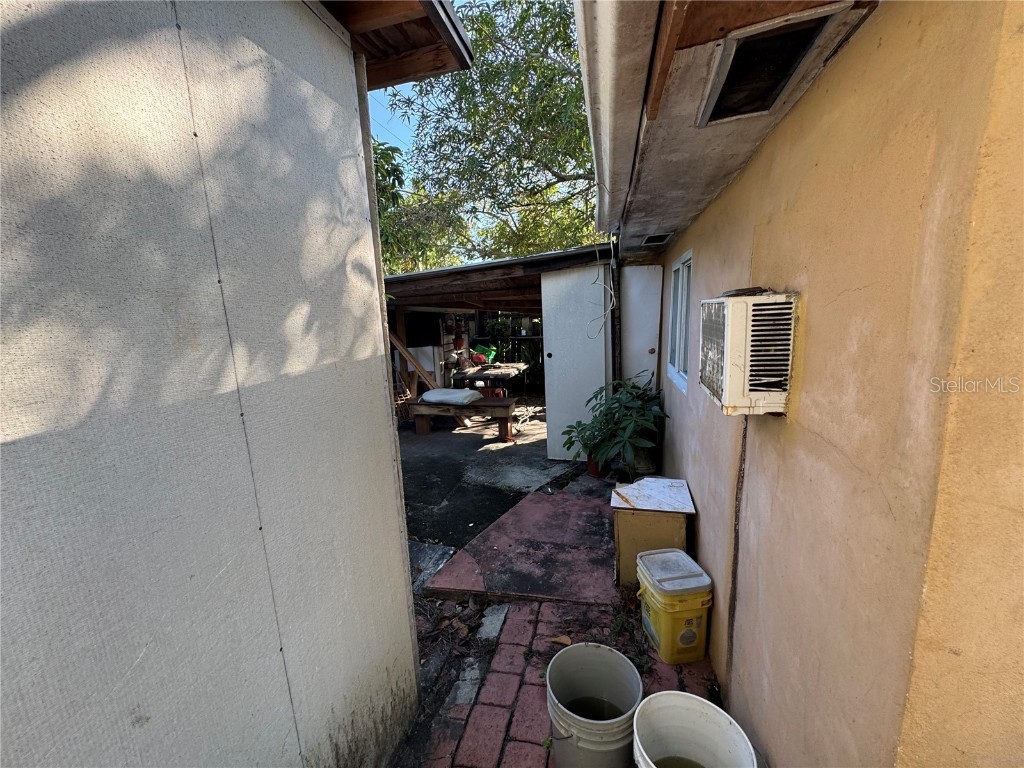 1025 NW 31st Avenue Miami FL 33125 TB8449729 image27