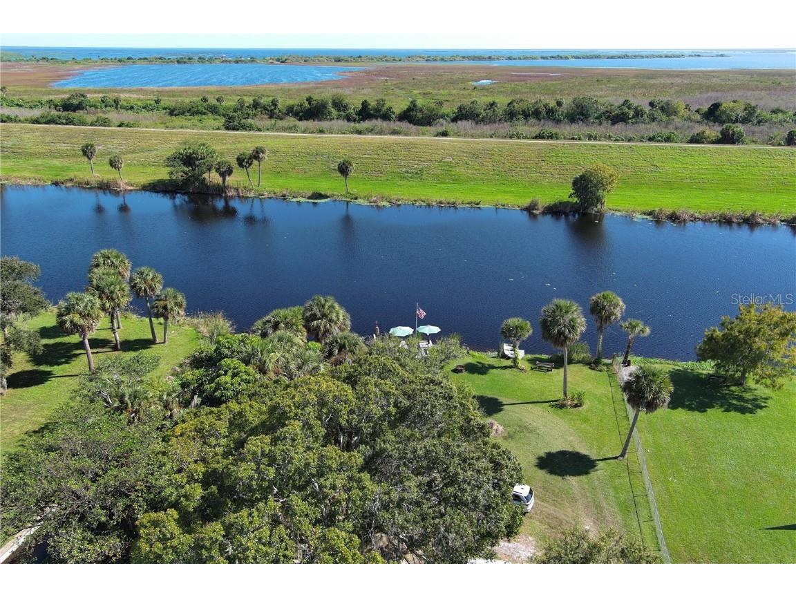 1025 Roberts Lane Moore Haven FL 33471 - LAKE OKEECHOBEE OK225716 image1