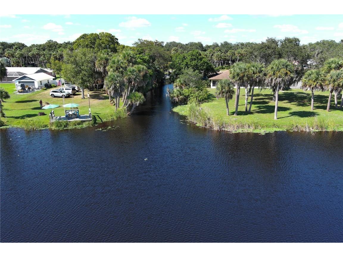1025 Roberts Lane Moore Haven FL 33471 - LAKE OKEECHOBEE OK225716 image2