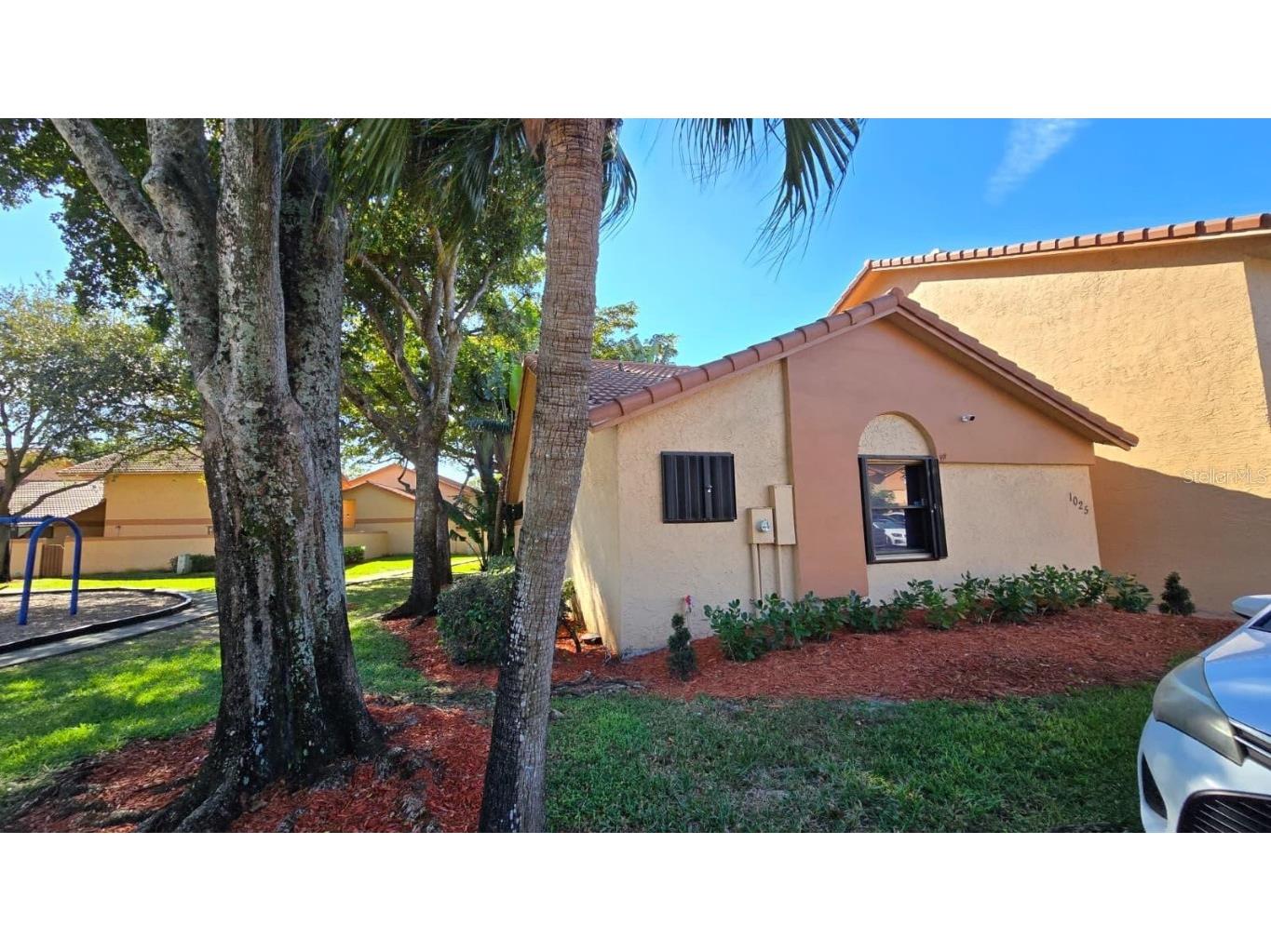 1025 SW 113th Terrace Pembroke Pines FL 33025 TB8460502 image2
