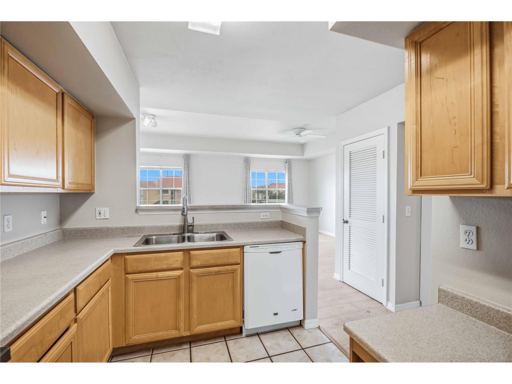 1025 Villagio Circle #208 Sarasota FL 34237 A4696723 image17