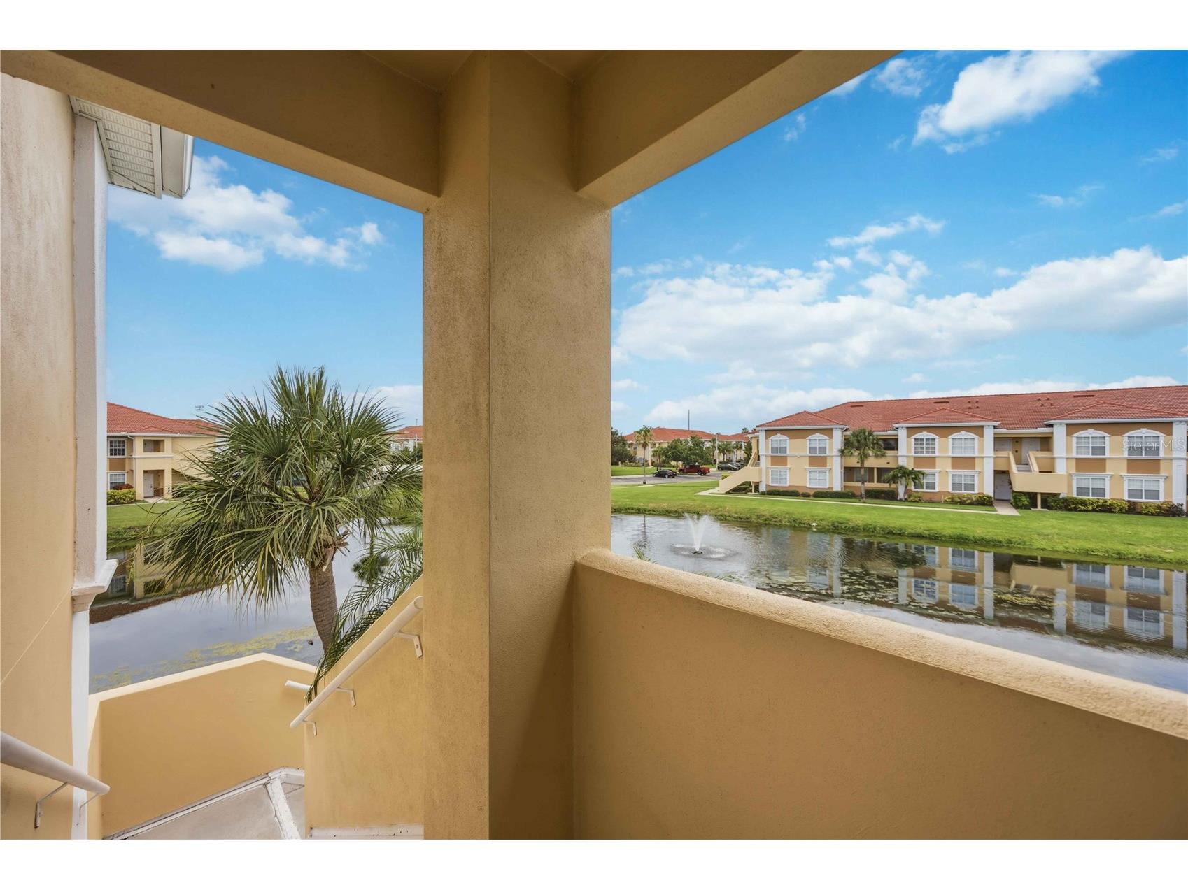 1025 Villagio Circle #208 Sarasota FL 34237 A4696723 image3