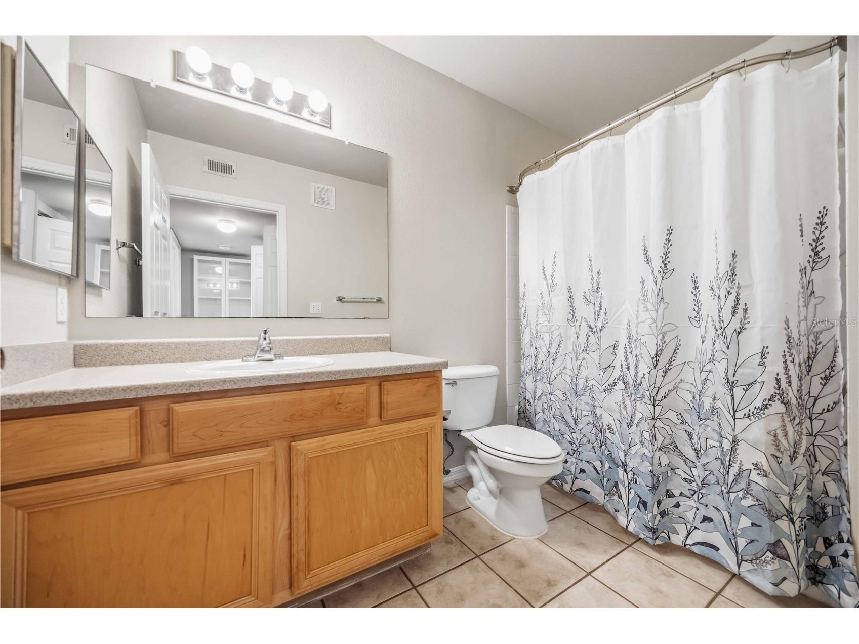 1025 Villagio Circle #208 Sarasota FL 34237 A4696723 image36