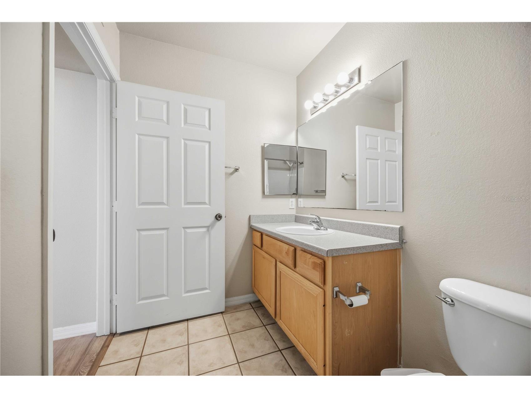 1025 Villagio Circle #208 Sarasota FL 34237 A4696723 image37
