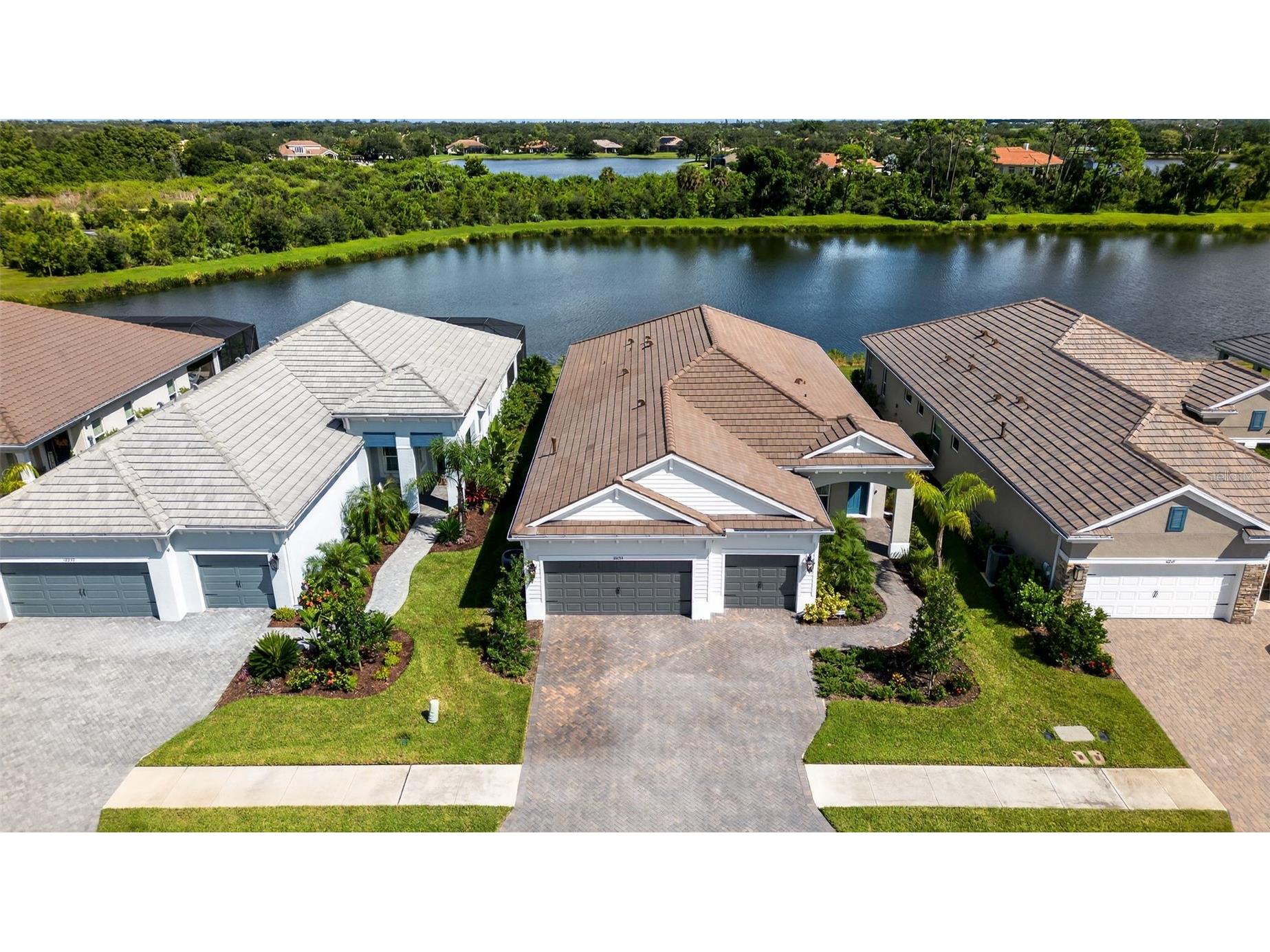 10253 Canaveral Circle Sarasota FL 34241 A4682019 image1