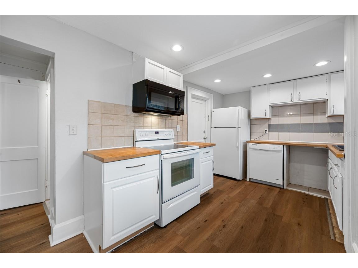 1026 12th Street N Saint Petersburg FL 33705 TB8447281 image6