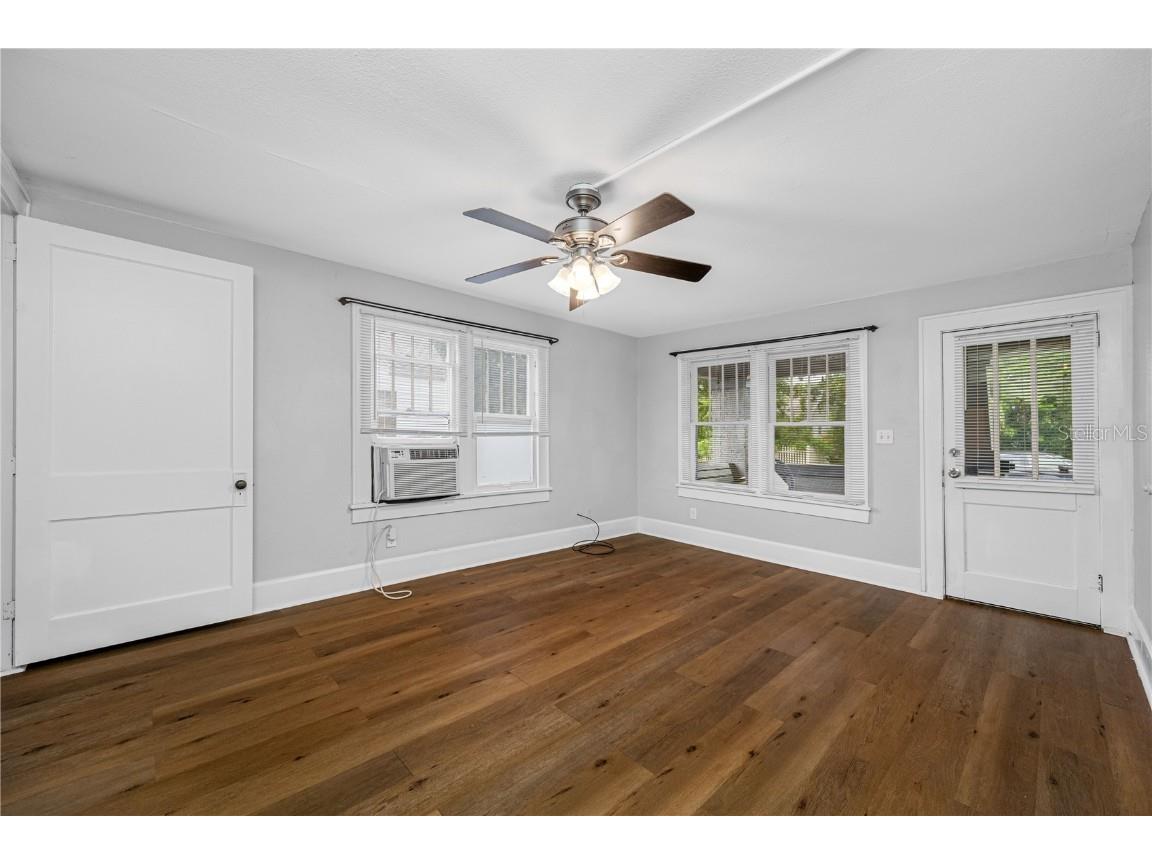 1026 12th Street N Saint Petersburg FL 33705 TB8447281 image7