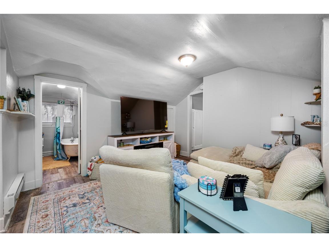 1026 12th Street N Saint Petersburg FL 33705 TB8447281 image9