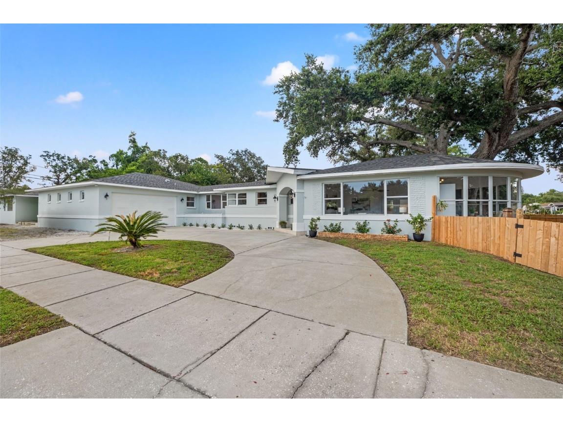 1026 64th Street S Gulfport FL 33707 TB8399313 image1
