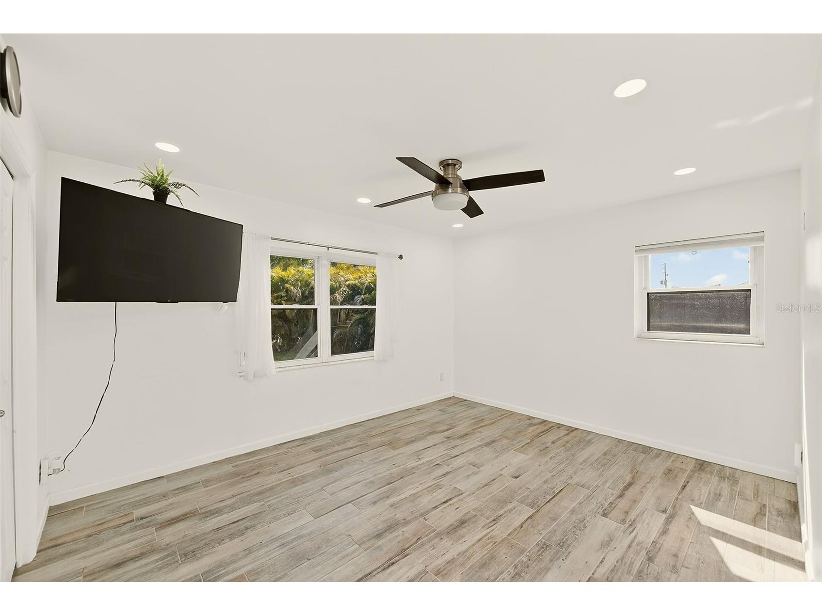 1026 Meadowlawn Drive N Saint Petersburg FL 33702 TB8492404 image15