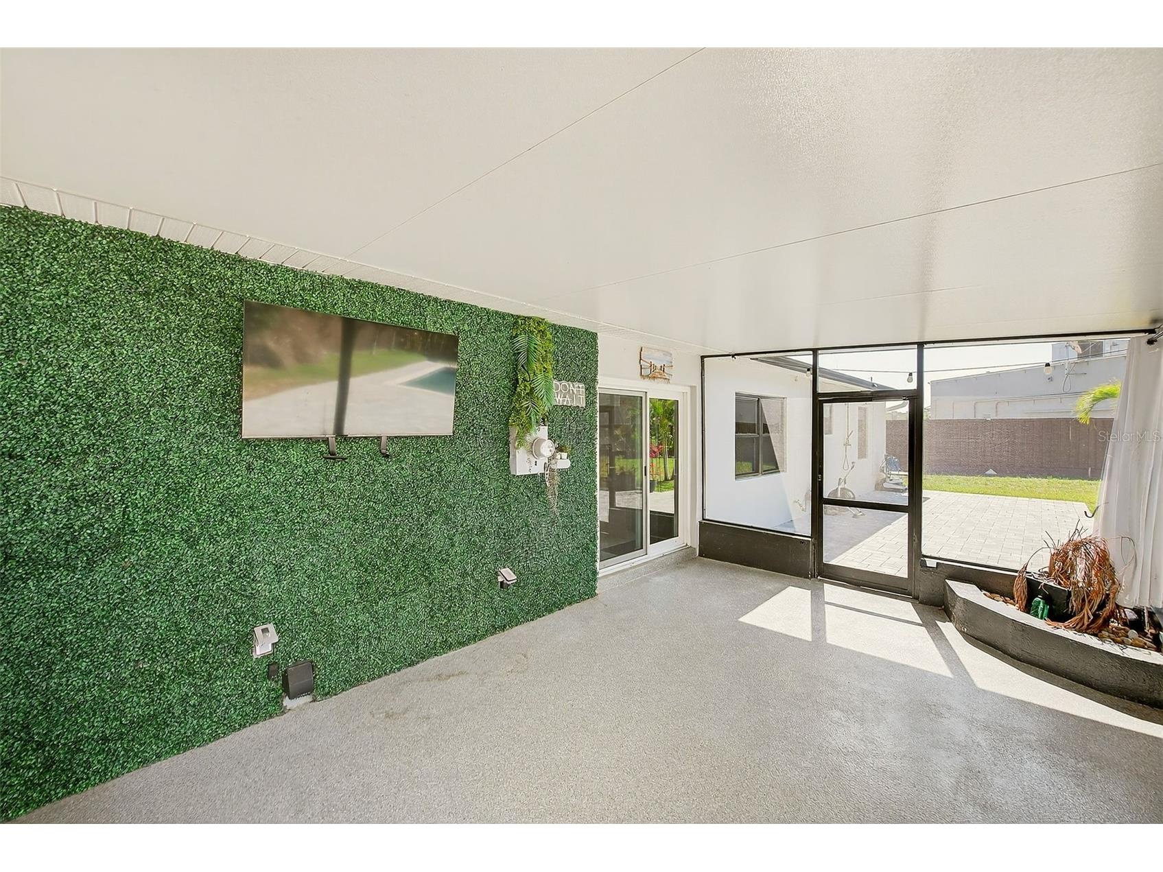 1026 Meadowlawn Drive N Saint Petersburg FL 33702 TB8492404 image23